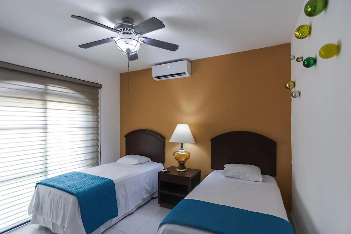 Downtown Villa For 7 Guests, Access To Pool! Cancun 0*,  Mexico