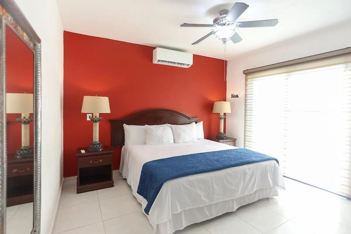 Downtown Villa For 7 Guests, Access To Pool! Cancun