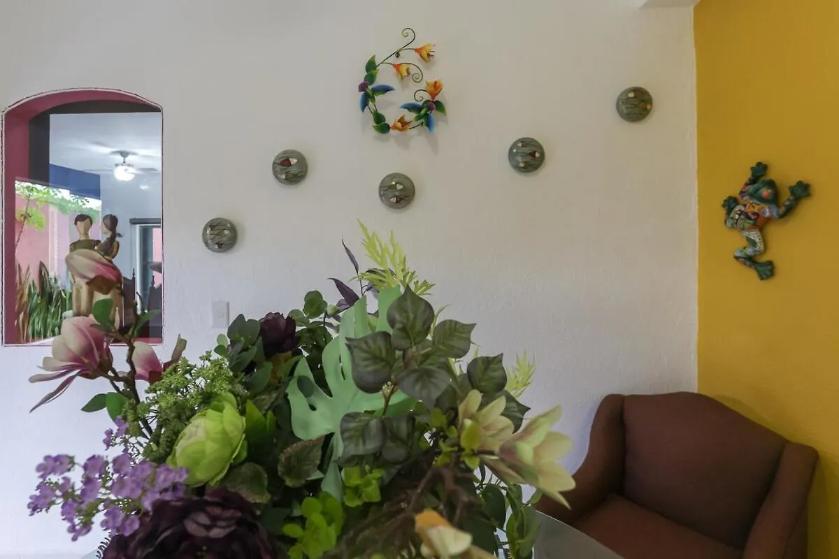 Downtown Villa For 7 Guests, Access To Pool! Cancun